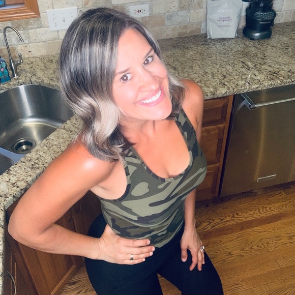 Meet your Posher, Bri - Picture 1 of 1